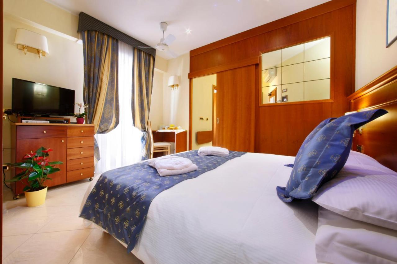 Hotel Ristorante Toscana Alassio Dış mekan fotoğraf