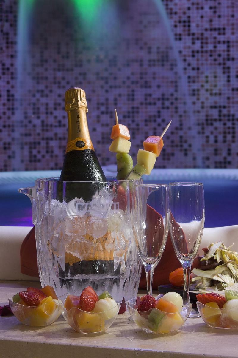 Hotel Ristorante Toscana Alassio Dış mekan fotoğraf