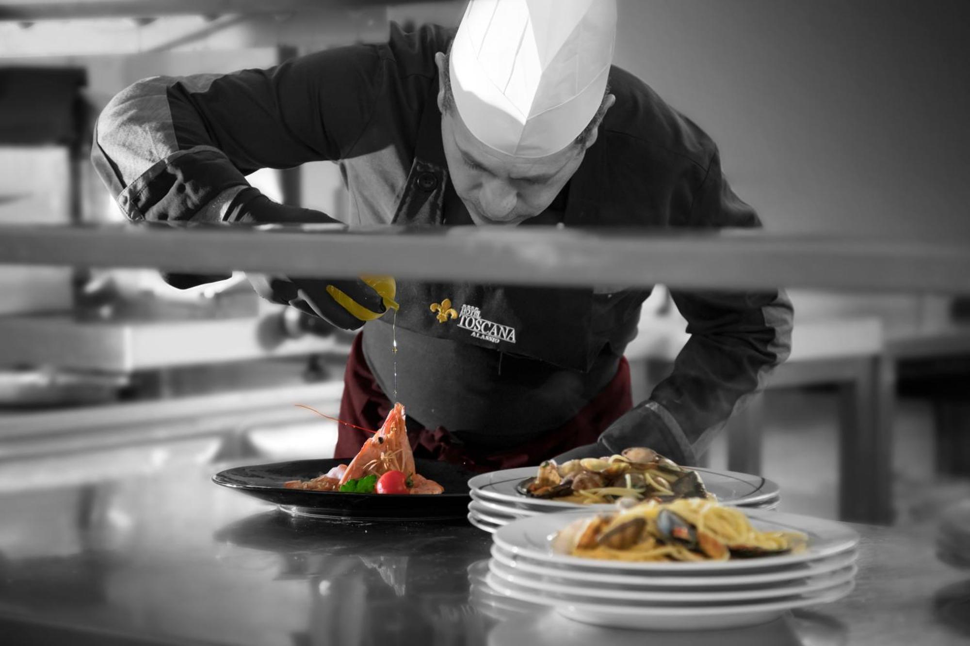 Hotel Ristorante Toscana Alassio Dış mekan fotoğraf