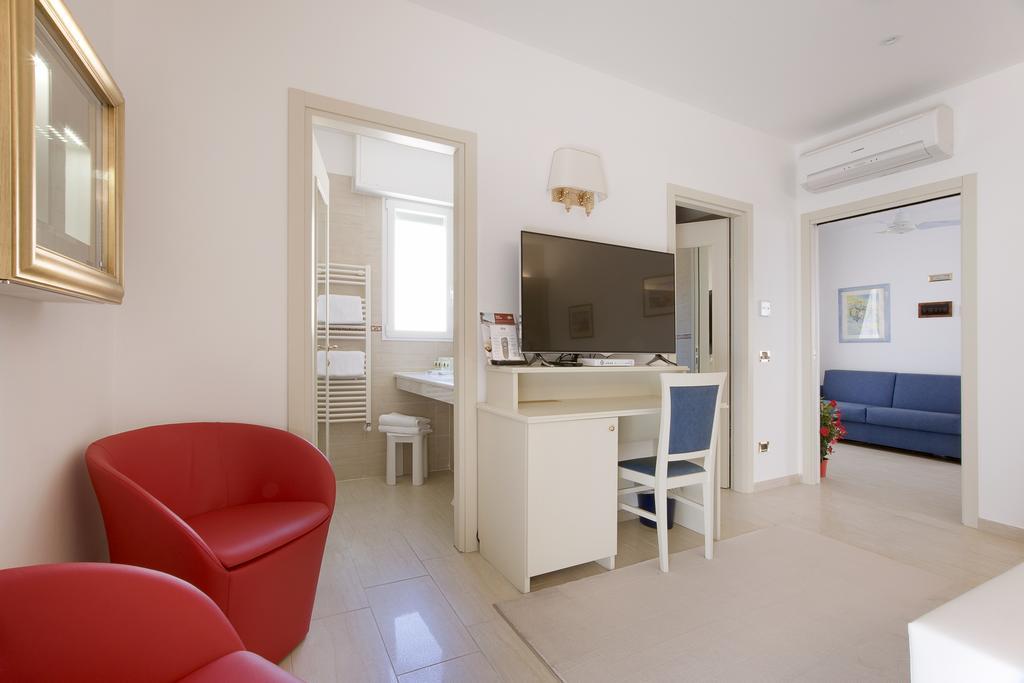 Hotel Ristorante Toscana Alassio Dış mekan fotoğraf