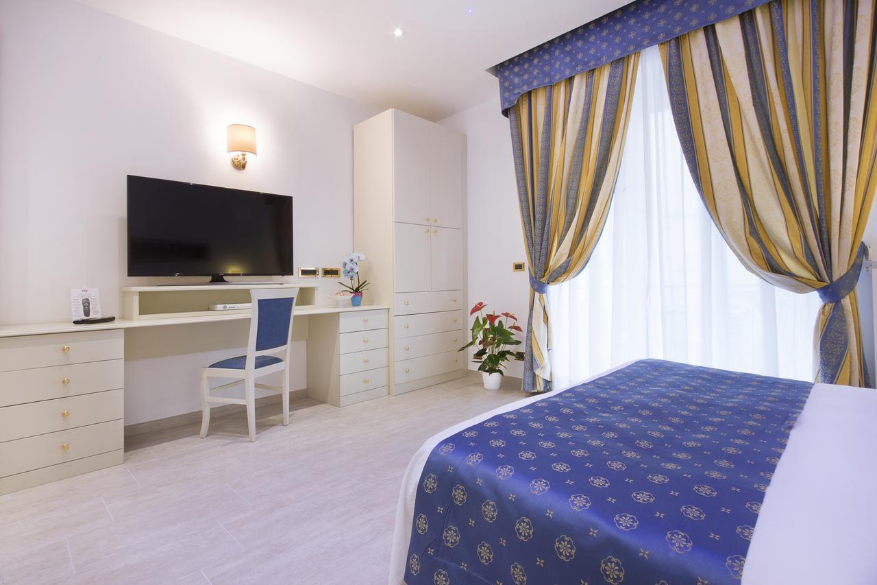 Hotel Ristorante Toscana Alassio Dış mekan fotoğraf